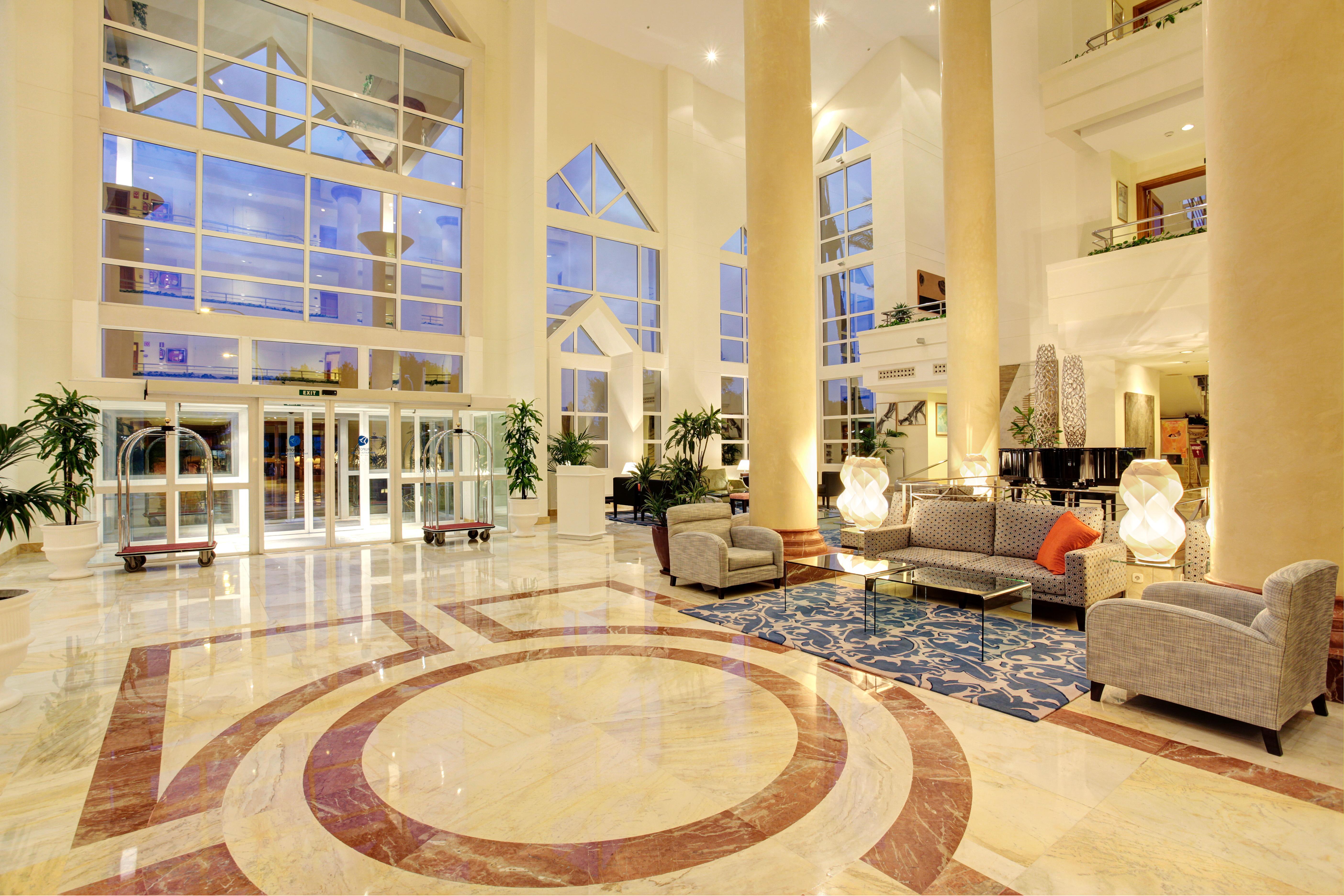 Grupotel Parc Natural & Spa Playa de Muro  Buitenkant foto Lobby
