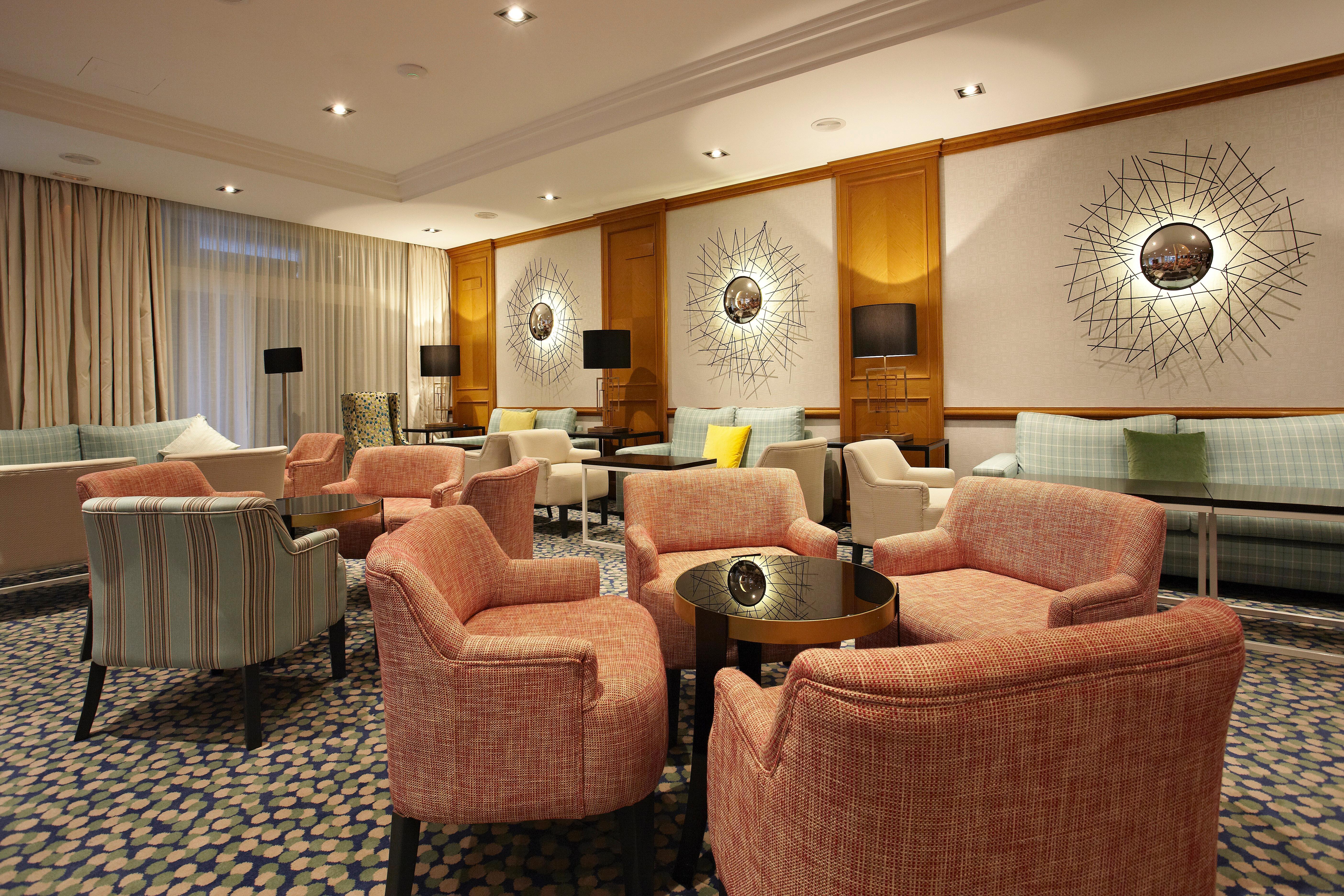 Grupotel Parc Natural & Spa Playa de Muro  Buitenkant foto The lounge at the airport